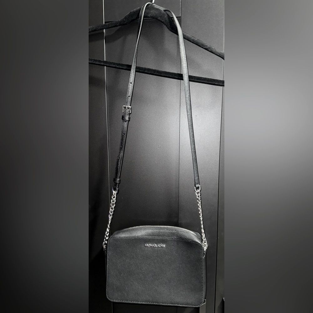 Michael Kors Elegant Black Crossbody Bag